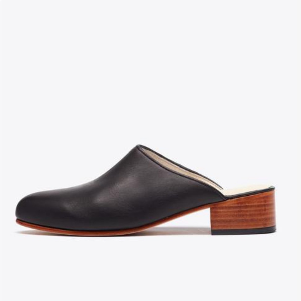 Nisolo Mariella mule in black